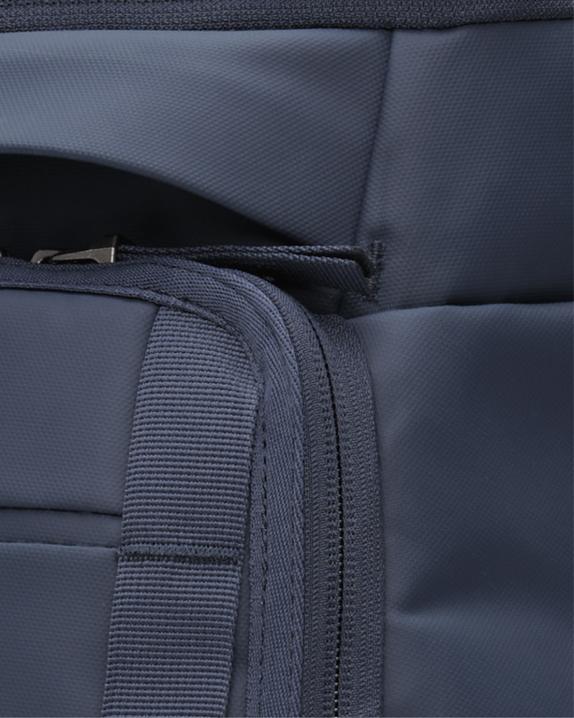 Hugger Backpack 20L in Blue Hour – product photo 9