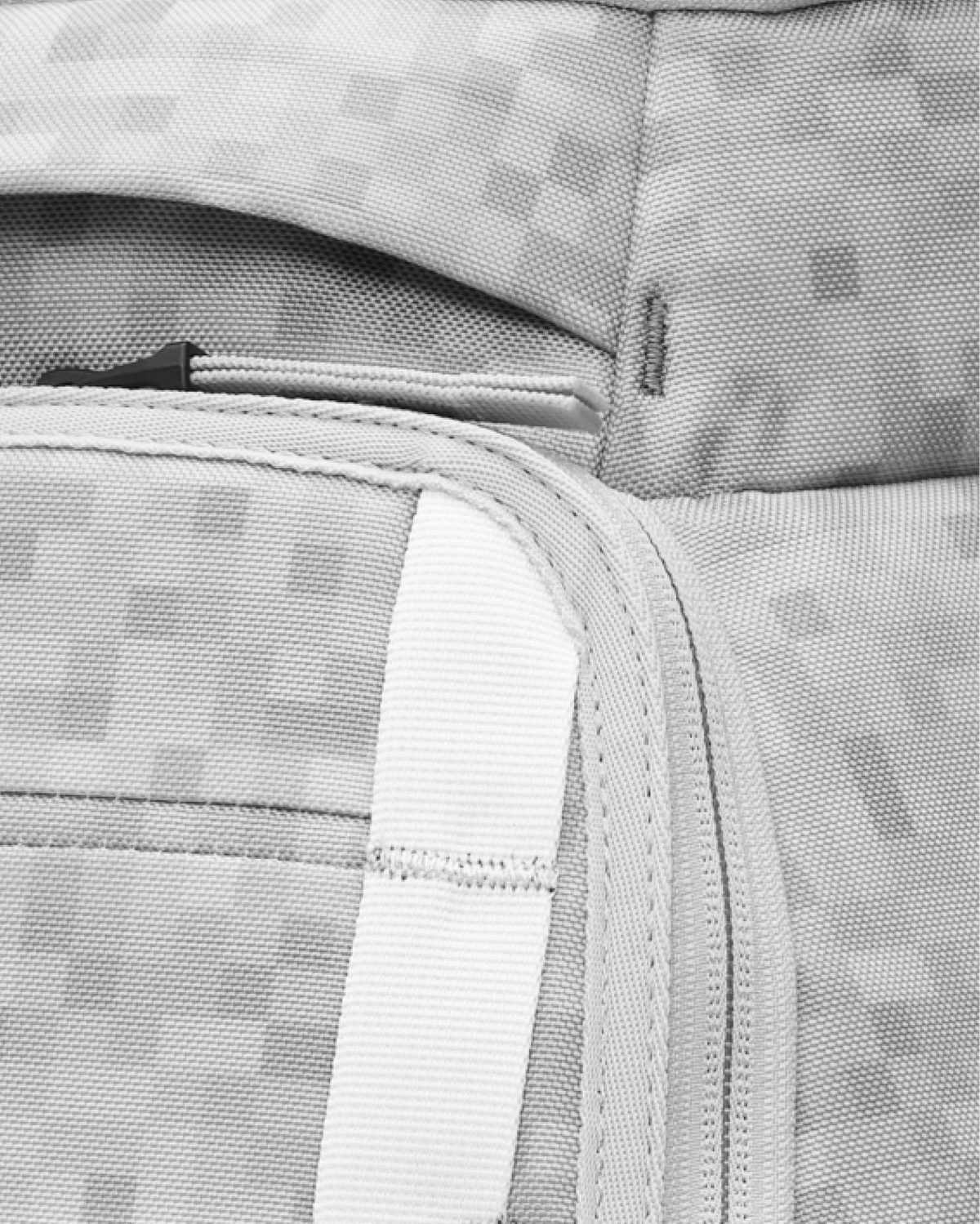 Hugger Backpack 25L in White Noise – product photo 9