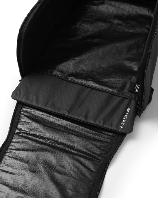 Hugger Bootpack 45L Black Out