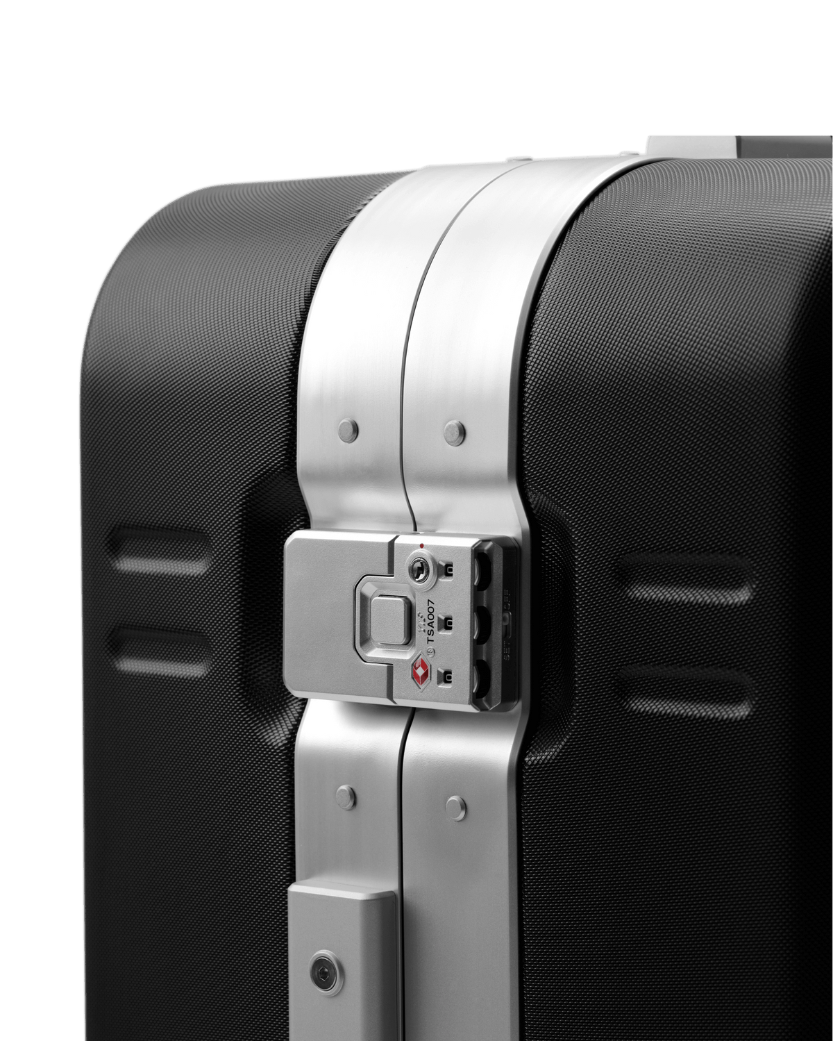 Ramverk Pro Check-in Luggage Medium Silver