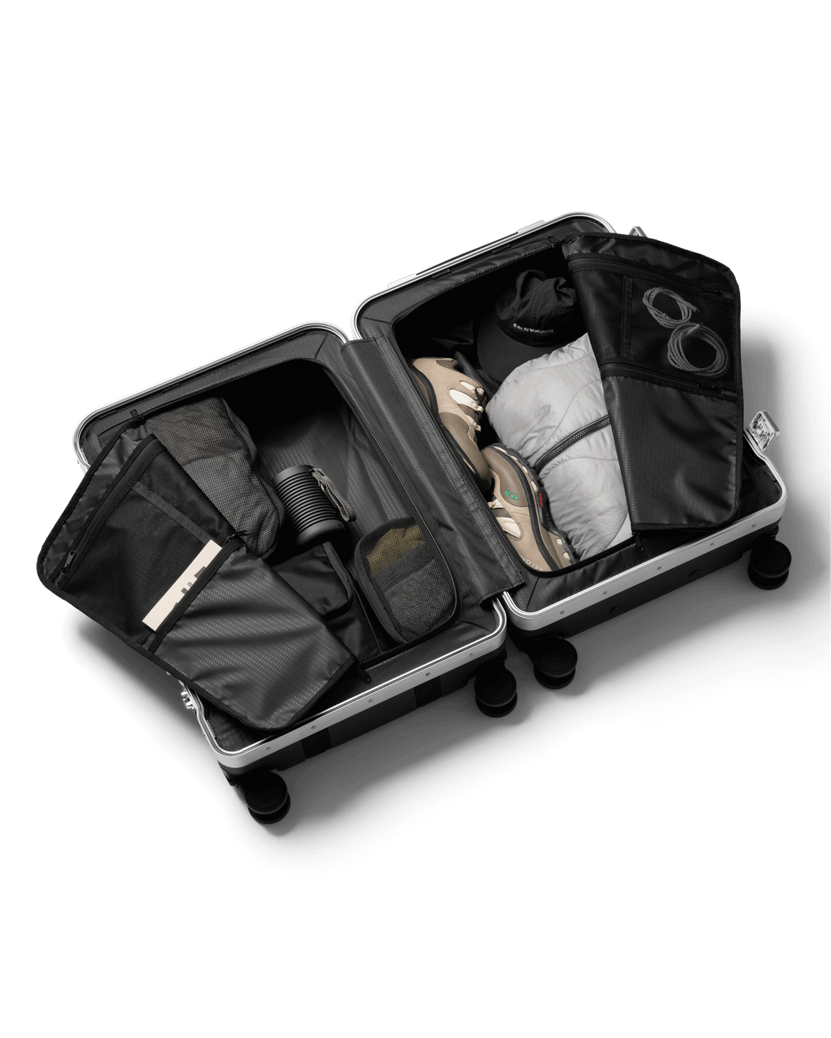 Ramverk Pro Check-in Luggage Medium Black Out