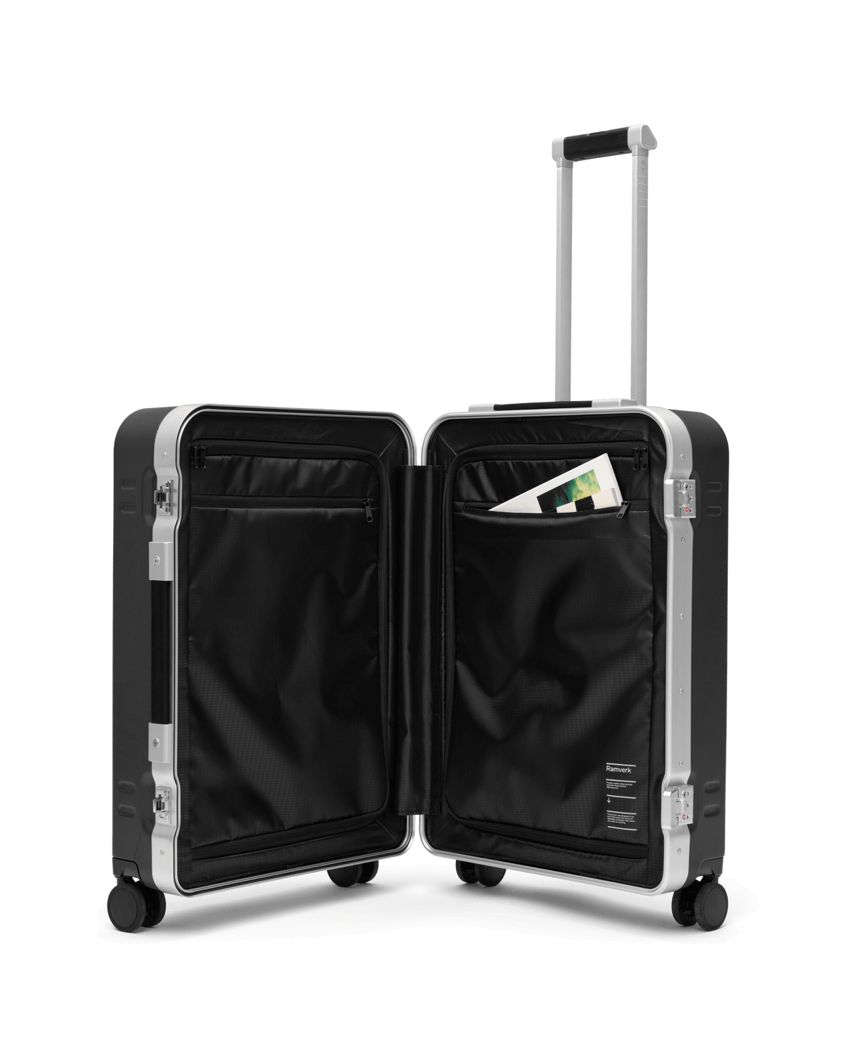 Ramverk Pro Check-in Luggage Medium Silver
